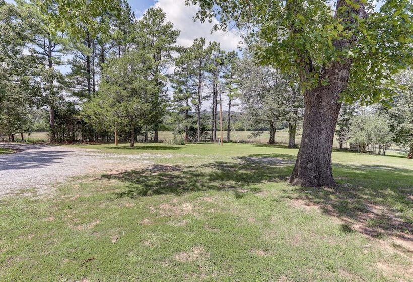 Rural Melbourne House With Deck!