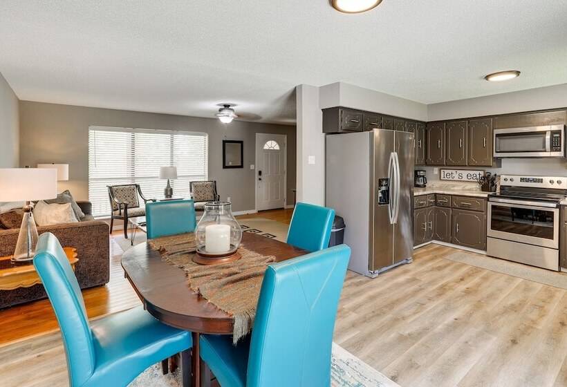 Rural Melbourne House With Deck!