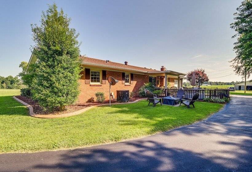 Russell Springs Getaway, 10 Mi To Lake Cumberland!