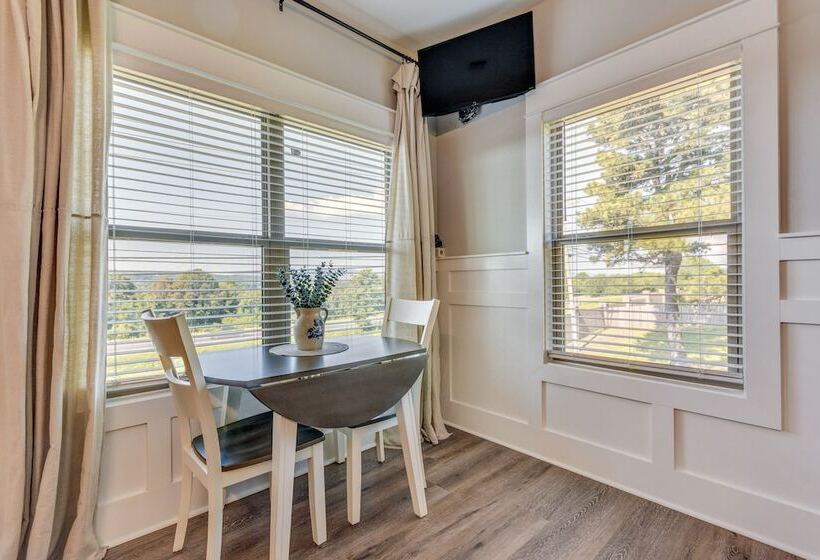 Russellville Home Near Hiking + Lake Access!