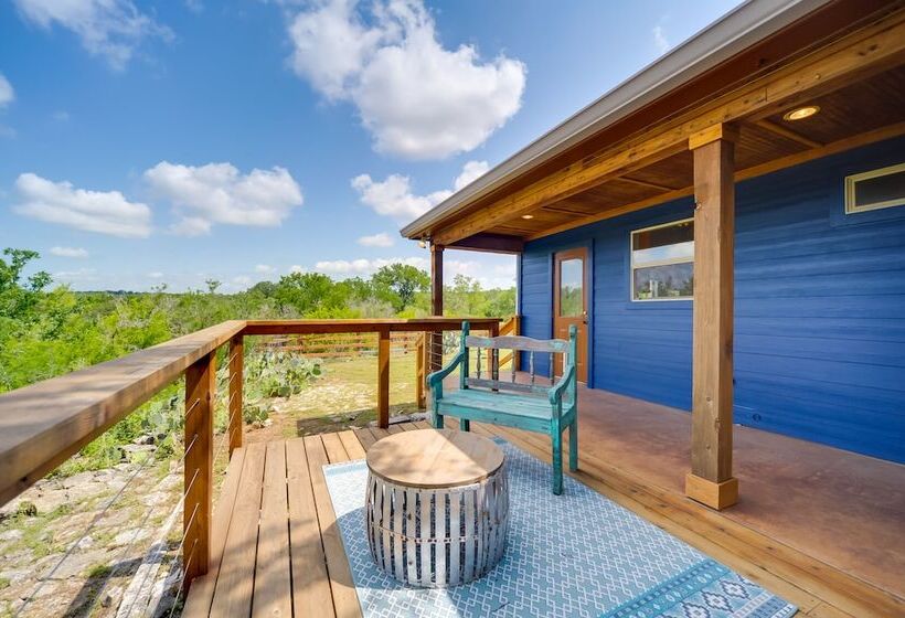 Rustic Elegant Cabin: Deck, Near Lake Travis!