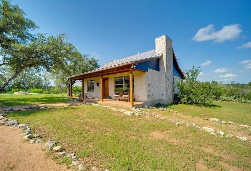 Rustic Elegant Cabin: Deck, Near Lake Travis!