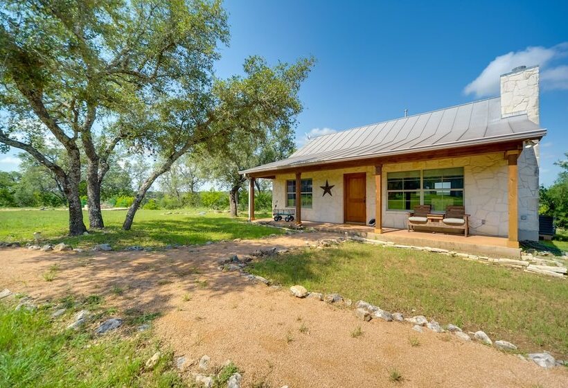 Rustic Elegant Cabin: Deck, Near Lake Travis!