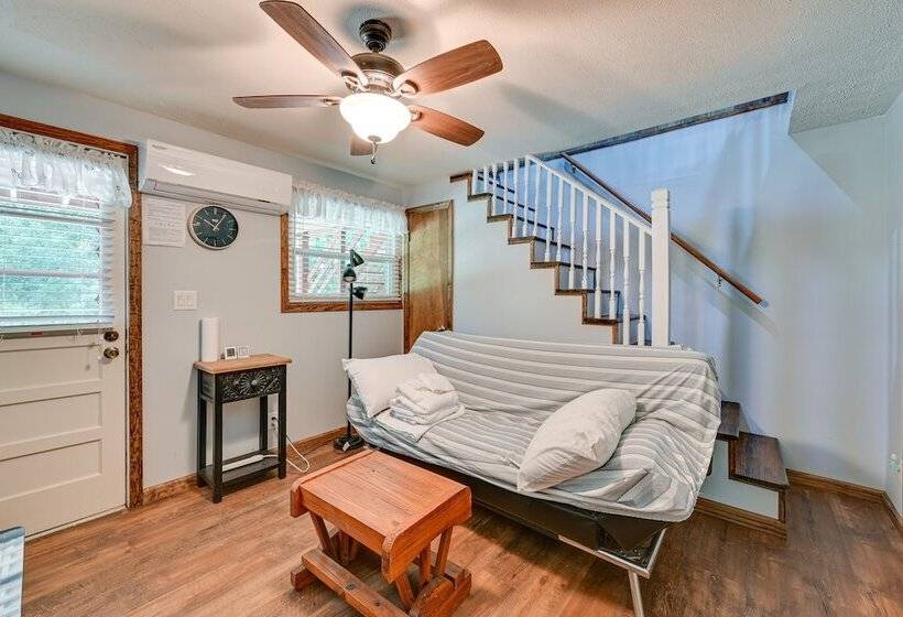 Rustic Russell Springs Home Near Marina & Lake!