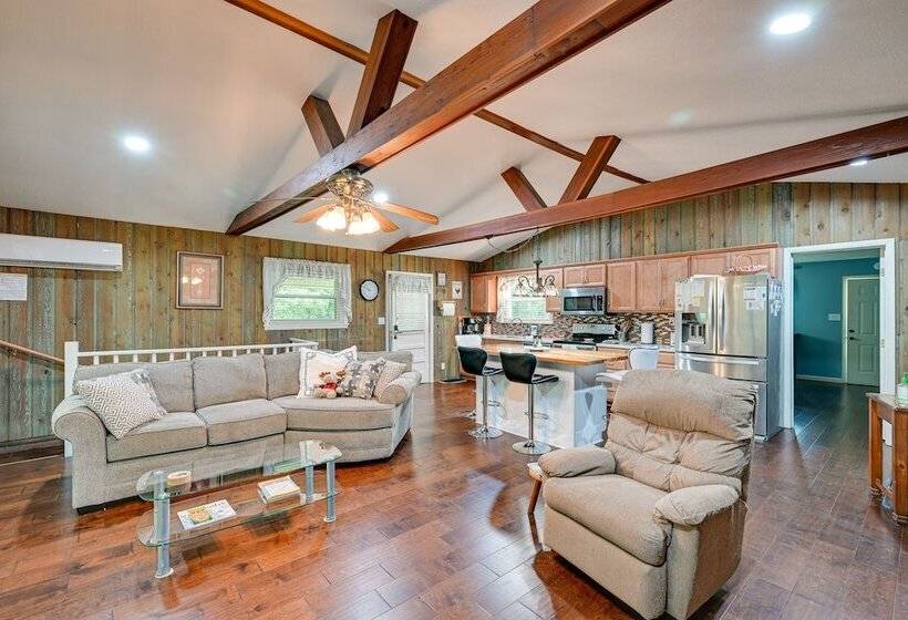 Rustic Russell Springs Home Near Marina & Lake!