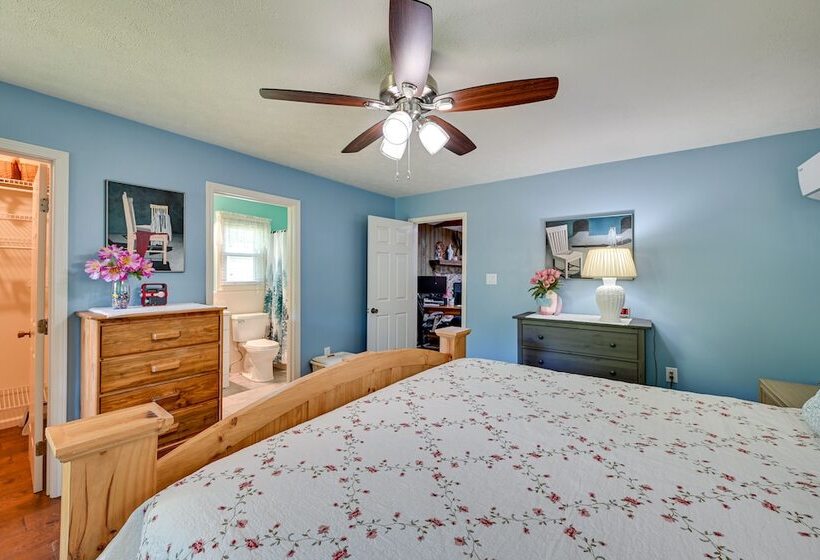 Rustic Russell Springs Home Near Marina & Lake!