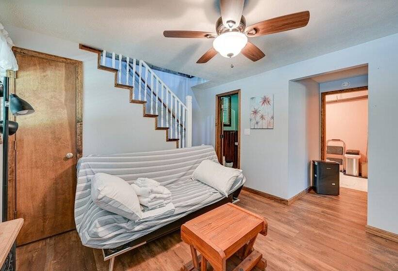 Rustic Russell Springs Home Near Marina & Lake!