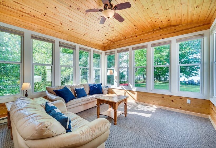 Sarona Serenity: Lakeside Retreat W/ Boat Dock!