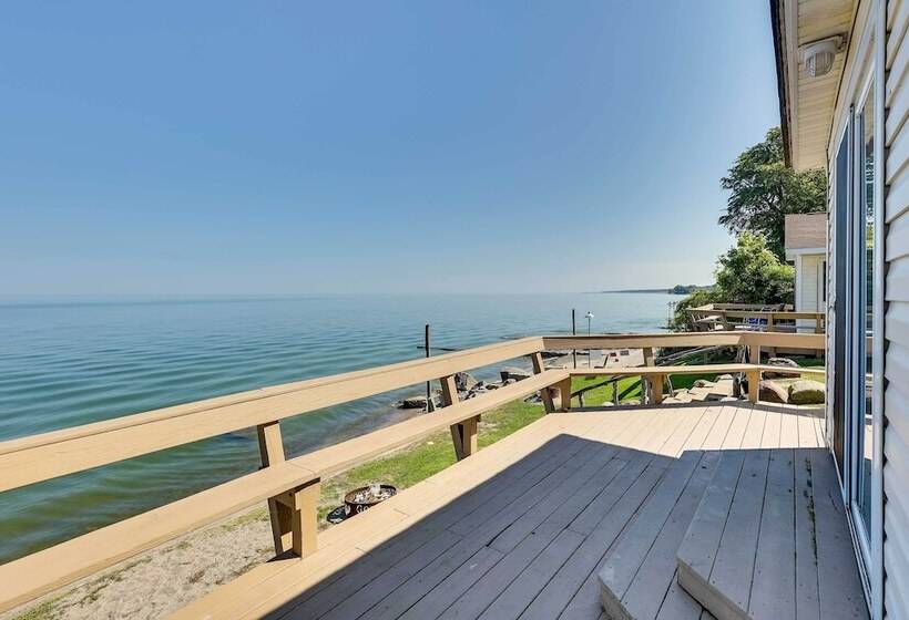 Scenic Geneva Cottage W/ Lake Erie Beach Access!