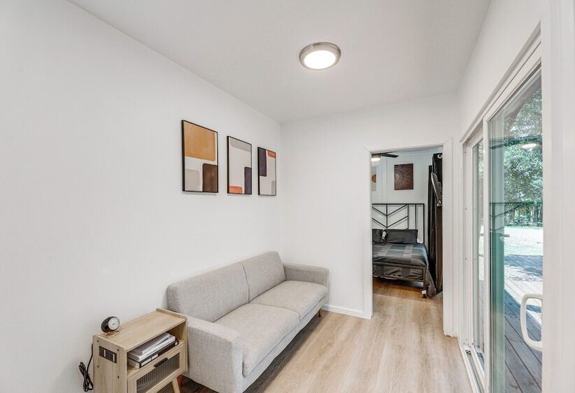 La Grange Tiny Home: 22 Acres & Near Wine Country