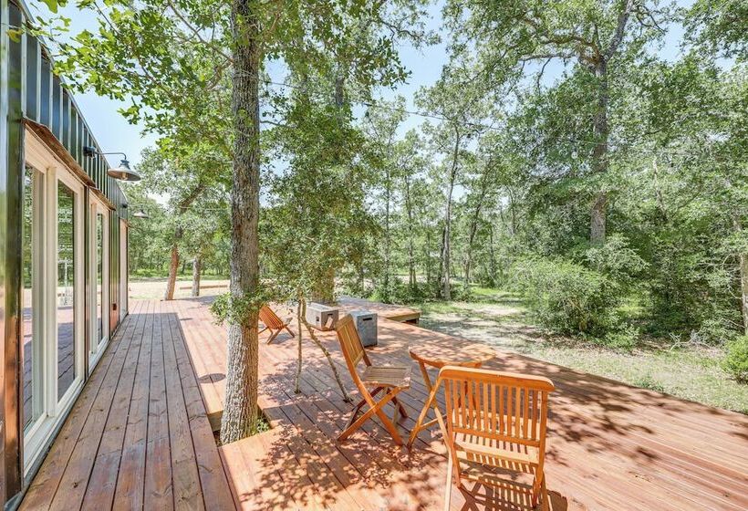 La Grange Tiny Home: 22 Acres & Near Wine Country