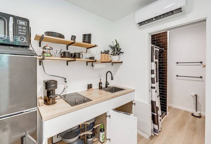 La Grange Tiny Home: 22 Acres & Near Wine Country