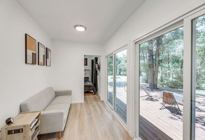 La Grange Tiny Home: 22 Acres & Near Wine Country