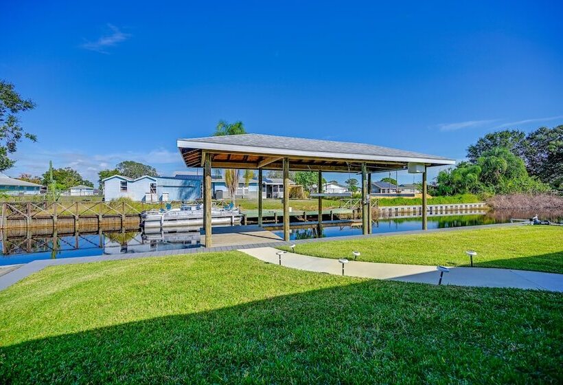 Sebring Serenity: Waterfront Retreat W/ Boat Dock!