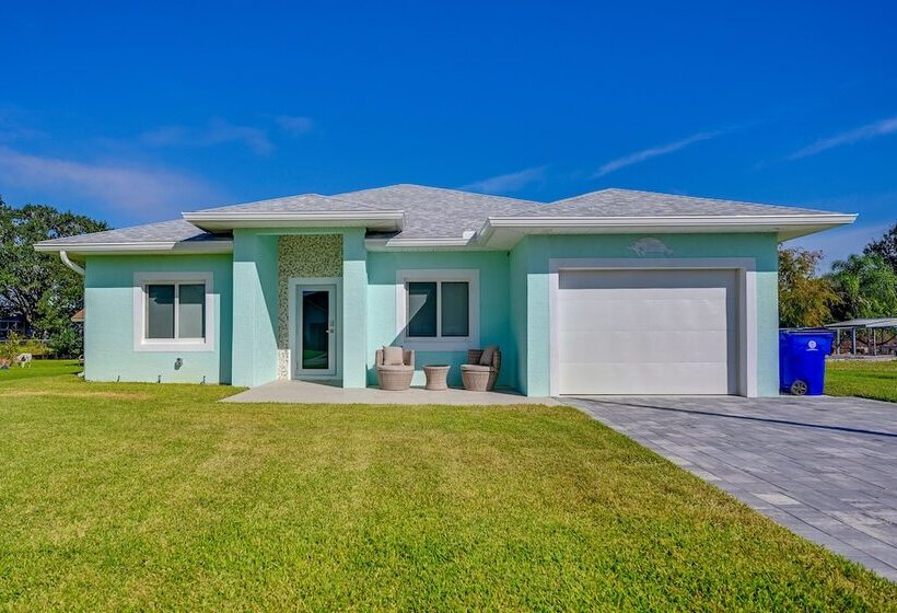 Sebring Serenity: Waterfront Retreat W/ Boat Dock!