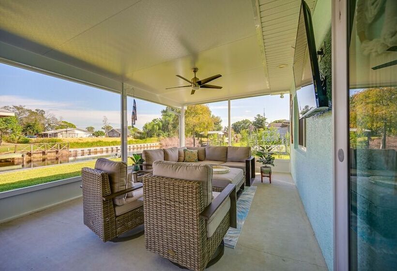 Sebring Serenity: Waterfront Retreat W/ Boat Dock!