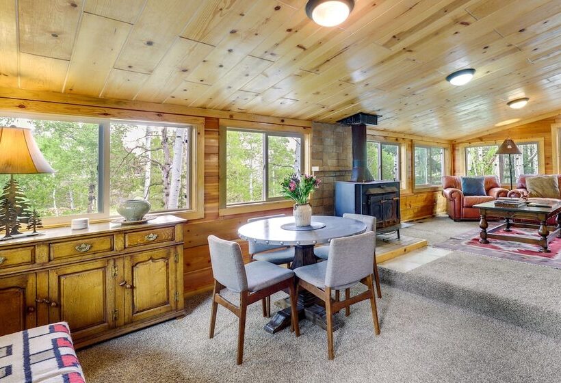 Secluded 3 Acre Cabin In Tollgate W/ Gas Grill!