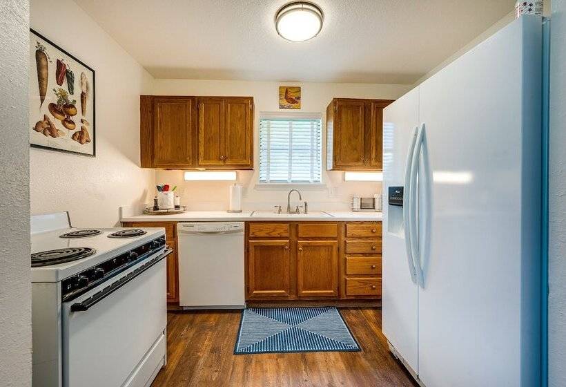 Secluded Broken Bow Escape W/ Fishing Pond & Pier!