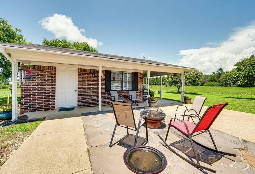 Secluded Broken Bow Escape W/ Fishing Pond & Pier!