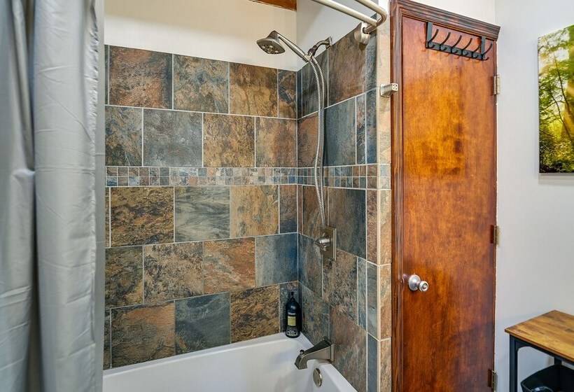 Secluded Campton Cabin W/ Views & Cozy Fireplace!