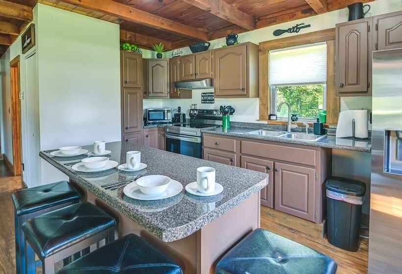 Secluded Campton Cabin W/ Views & Cozy Fireplace!