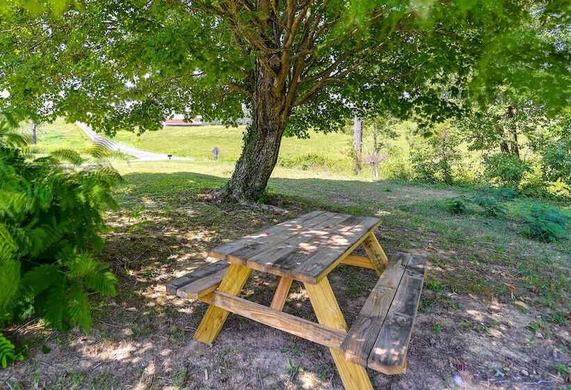 Secluded Campton Cabin W/ Views & Cozy Fireplace!