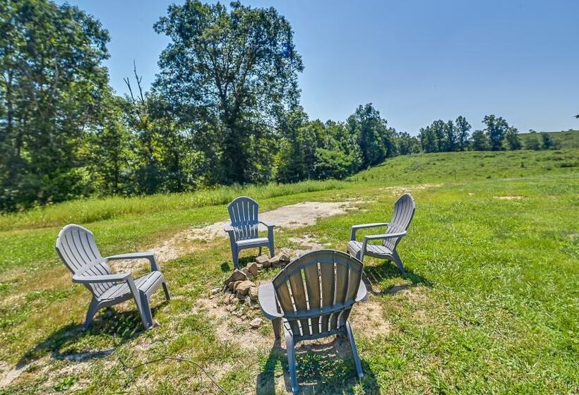 Secluded Campton Cabin W/ Views & Cozy Fireplace!