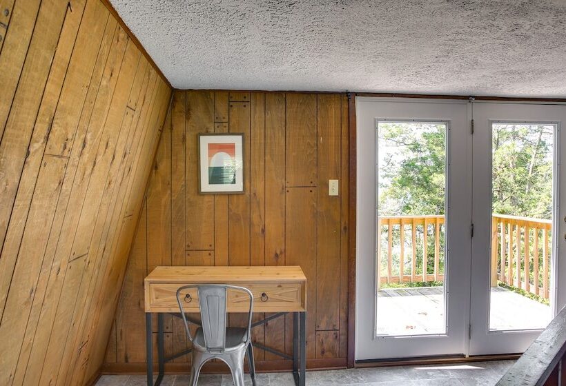 Secluded Jamestown Cabin W/ Fire Pit!