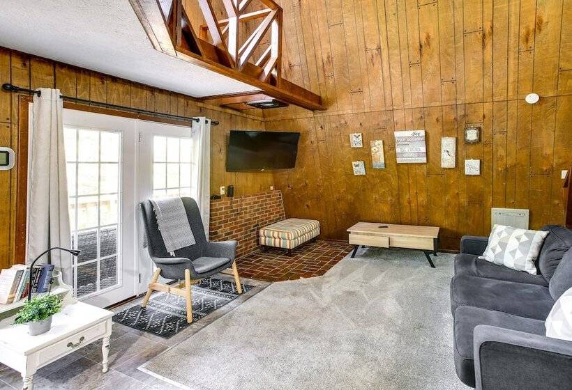 Secluded Jamestown Cabin W/ Fire Pit!