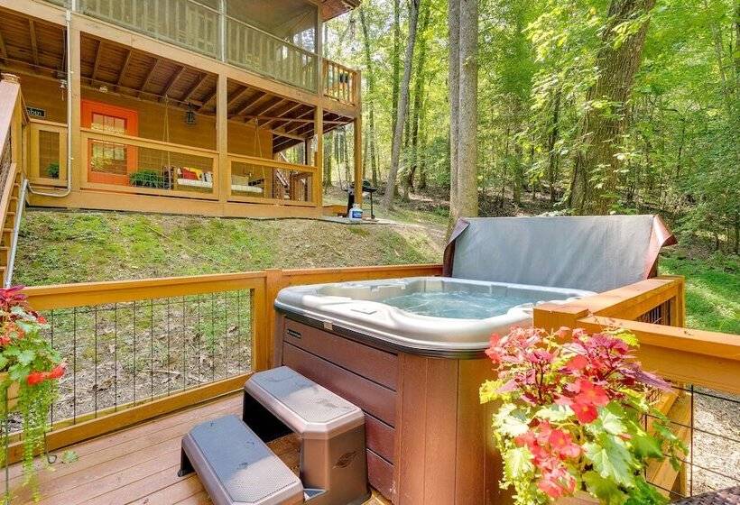 Secluded Murphy Vacation Rental W/ Private Hot Tub