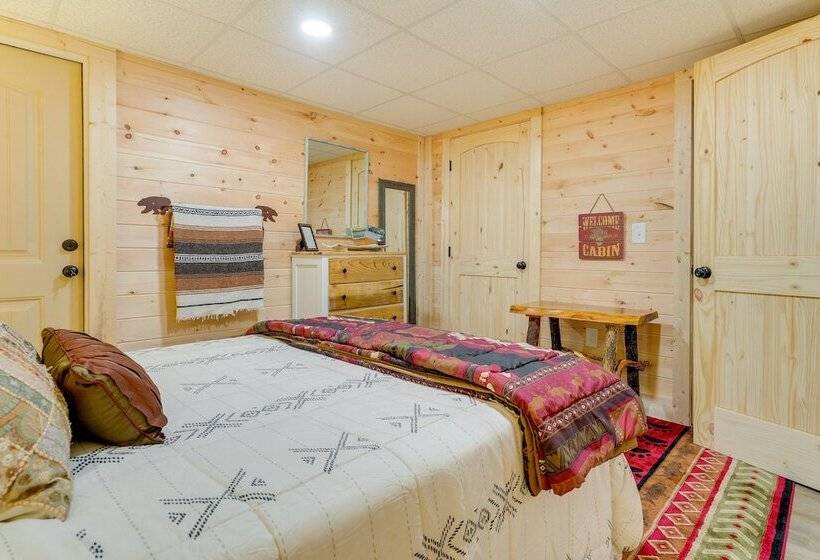 Secluded Murphy Vacation Rental W/ Private Hot Tub