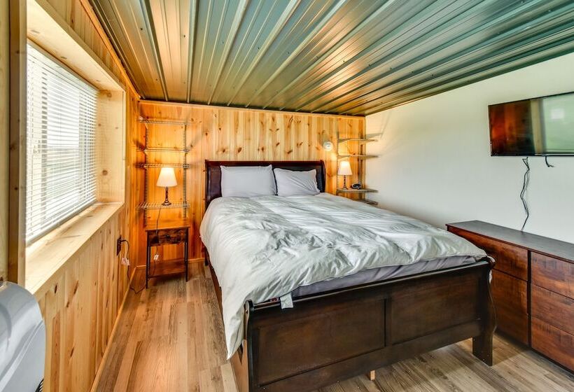 Secluded Nebraska Getaway: 4 Mi To Lake Mcconaughy