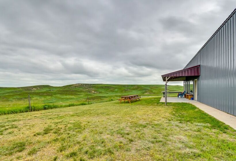 Secluded Nebraska Getaway: 4 Mi To Lake Mcconaughy