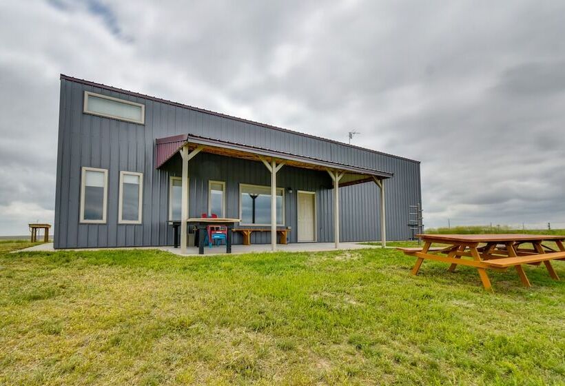 Secluded Nebraska Getaway: 4 Mi To Lake Mcconaughy