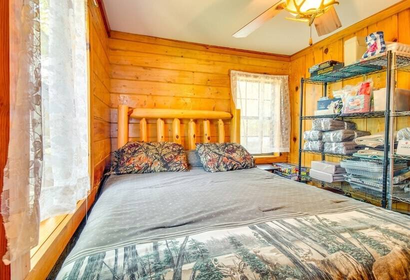 Secluded Oakland Cabin W/ Private Yard!