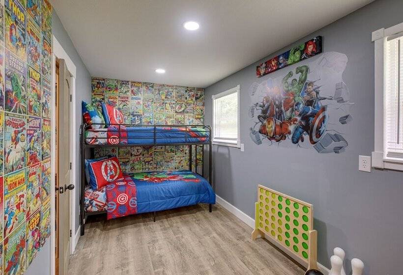 Serene Bryant Retreat W/ Private Hot Tub!