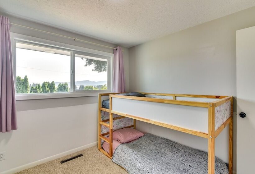 Serene Forest Grove Home W/ Deck & Stunning Views!