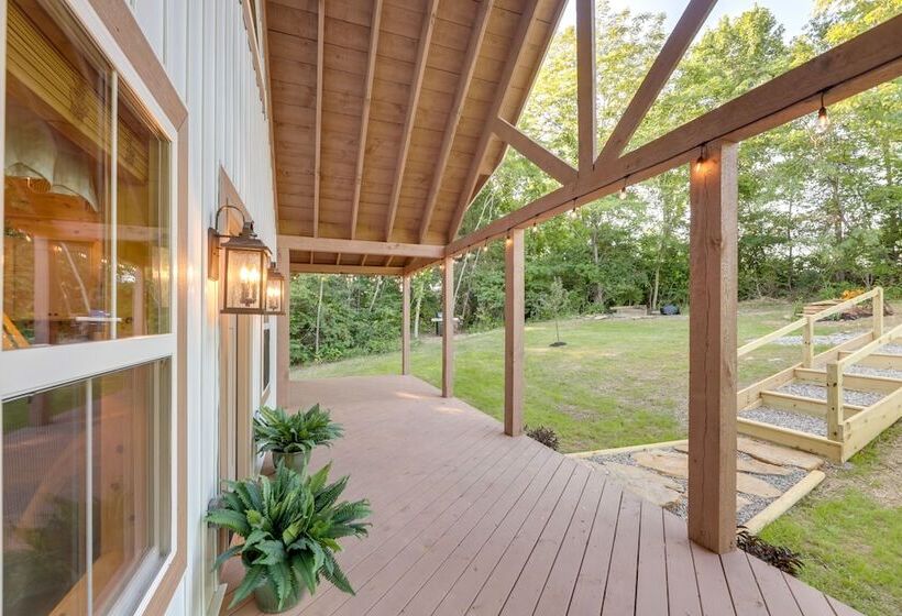 Serene Kentucky Cabin W/ Fireplace + Fire Pit!