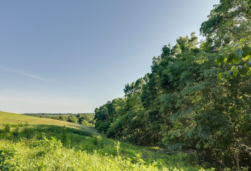 Serene Kentucky Cabin W/ Fireplace + Fire Pit!