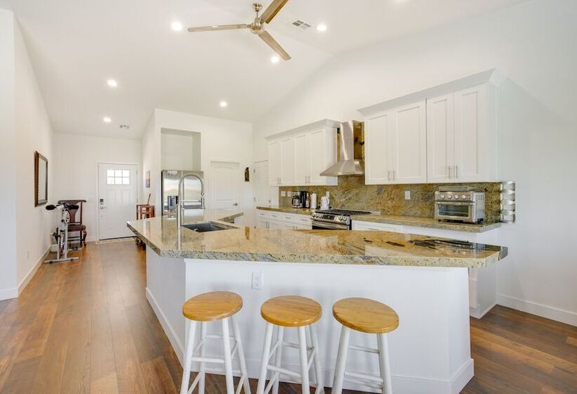 Serene Pahrump Cottage W/ Mountain Views!