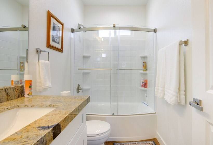 Serene Pahrump Cottage W/ Mountain Views!