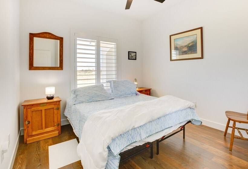 Serene Pahrump Cottage W/ Mountain Views!