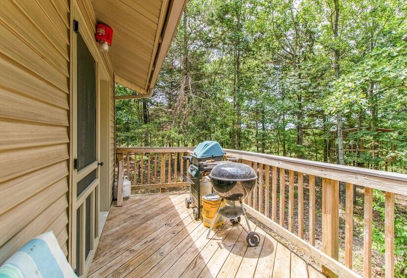 Serene Yellville Retreat W/ Hot Tub On 85 Acres