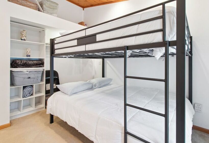 Serene Yellville Retreat W/ Hot Tub On 85 Acres