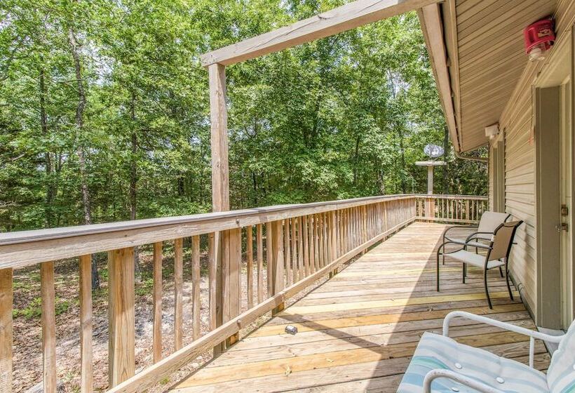 Serene Yellville Retreat W/ Hot Tub On 85 Acres