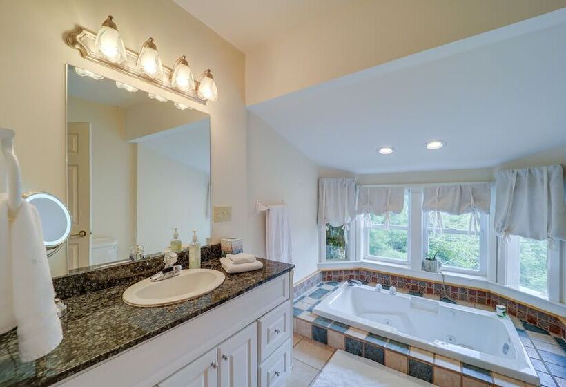 8 Mi To Sugar Mountain Resort: Seven Devils Home