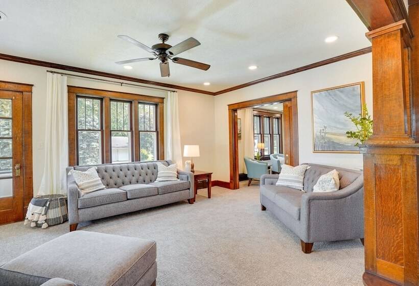 Sioux Center Home Near Dordt University