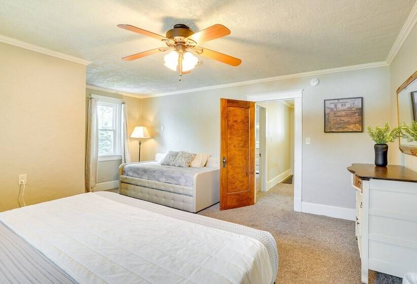 Sioux Center Home Near Dordt University