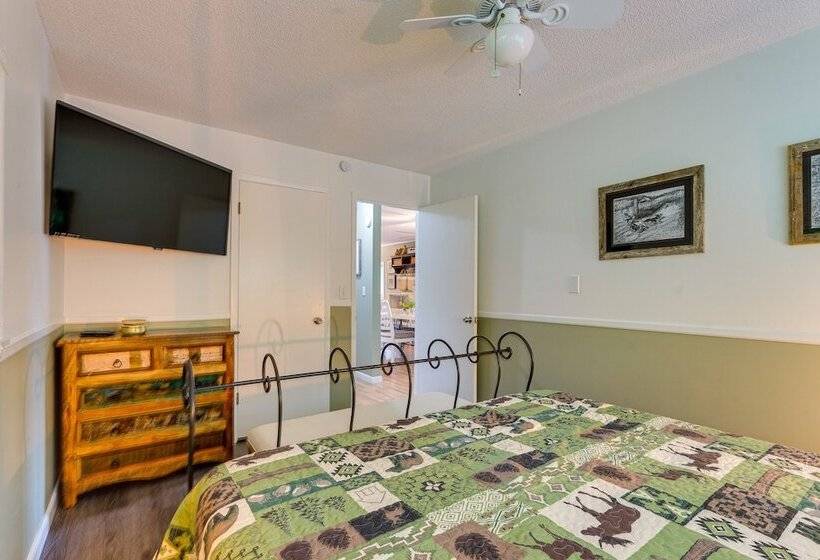 Skyview Retreat  Cabin W/ Mountain Views!