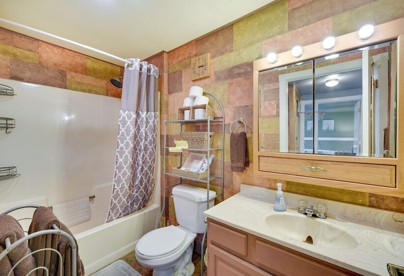 South Range Home   6 Mi To Lake Superior!